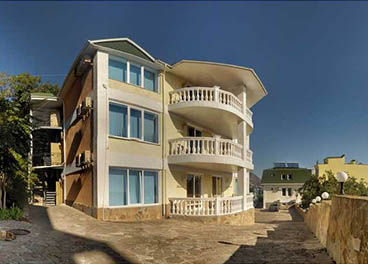 Вид Виллы днём